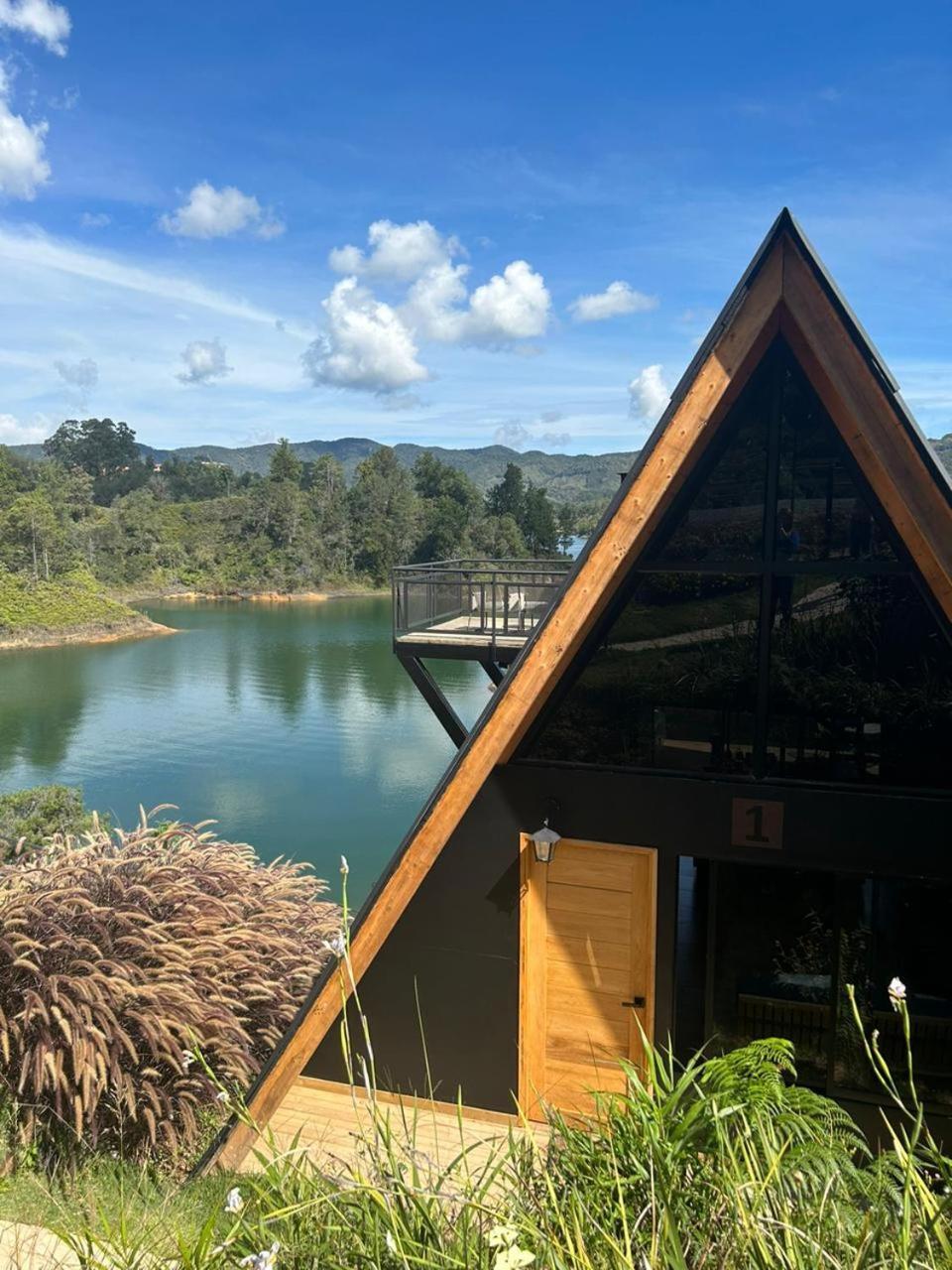 Gretel Chalets Suizo Guatape Exterior photo